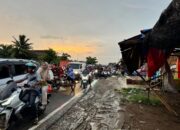 Diterjang Angin Puting Beliung Pasar Kuliner Simpang Rangkaya Porak-poranda
