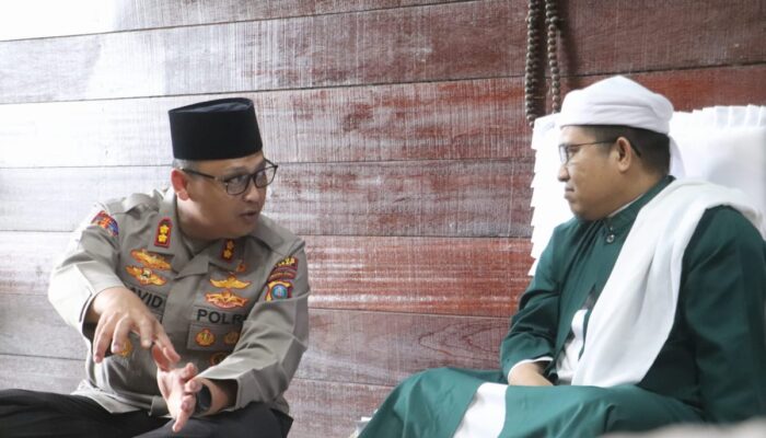 Kapolres Langkat Silaturahmi Ke Tuan Guru Besilam Babusalam