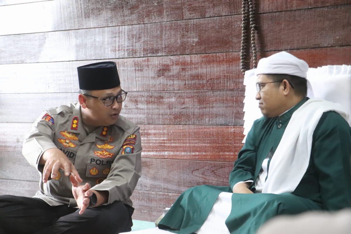 Kapolres Langkat Silaturahmi Ke Tuan Guru Besilam Babusalam