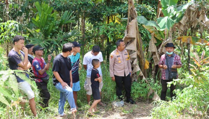 Kapolres Nias Datangi TKP Penemuan Mayat Pria Tua Di Botomuzoi