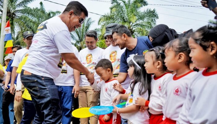 Giat Haroan Bolon Di Hatonduhan, Bupati Tawarkan ‘RHS’ Lewat Kartu Si Kerja