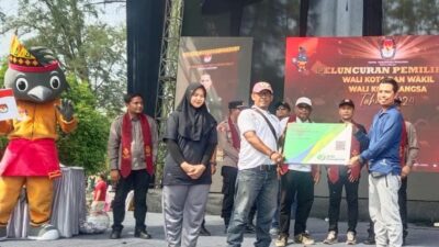Ribuan Peserta Ramaikan Jalan Sehat Peluncuran Pilkada 2024