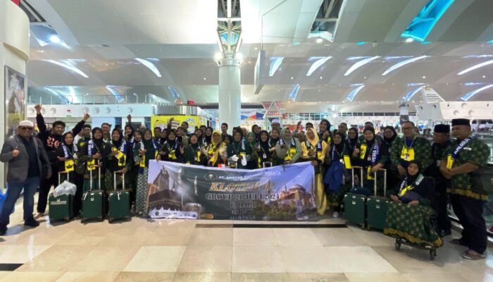 PT Amsyar Hasanah Wisata Berangkatkan 72 Jamaah Umrah Ke Tanah Suci