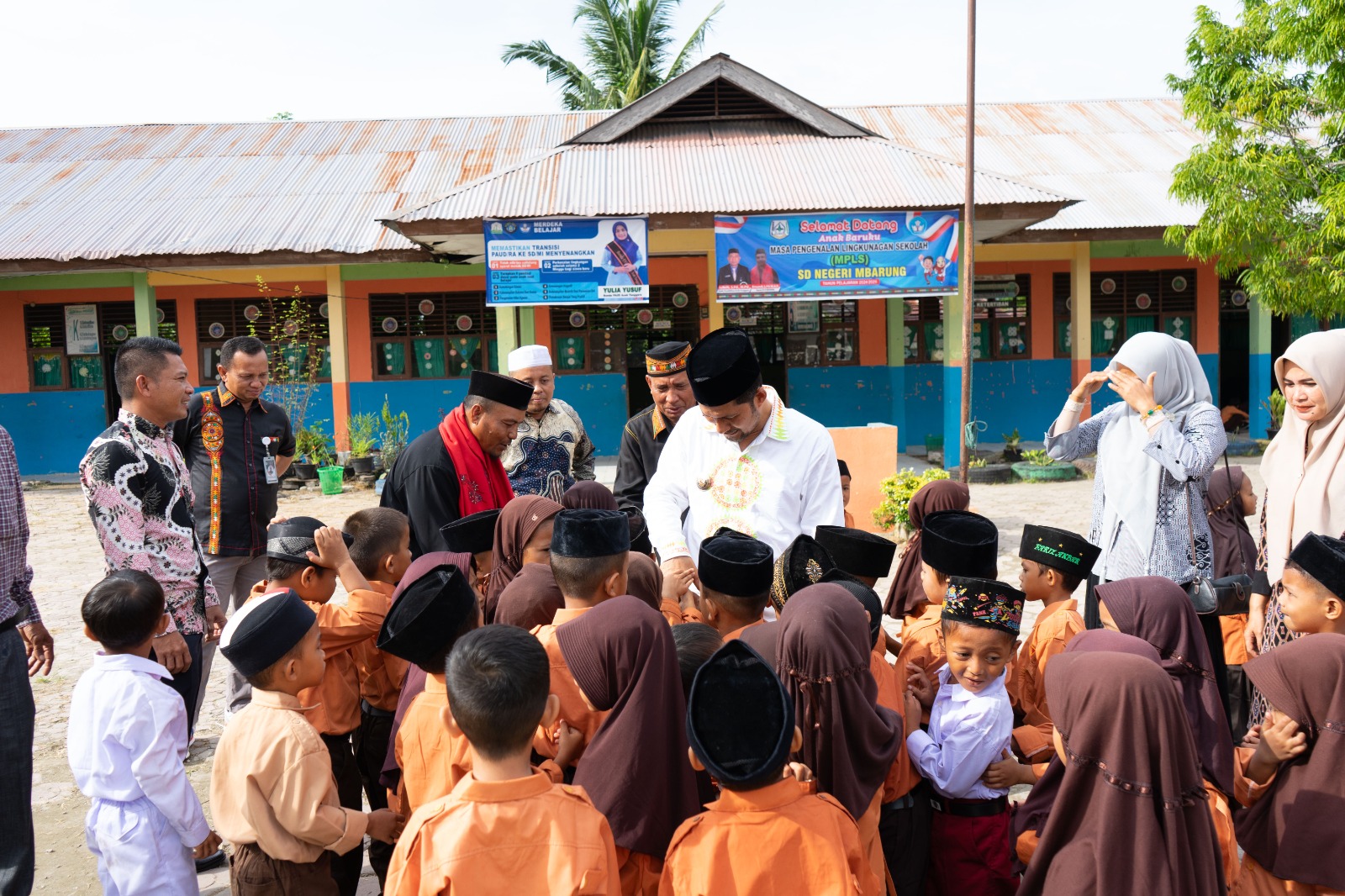 Pj Bupati Agara Kunjungi Sekolah Dalam Rangka MPLS
