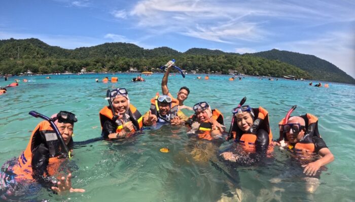 Dharmayukti Karini PT BNA Wisata Bahari Ke Sabang