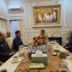 Manager PLN UP3 Binjai Darwin Simanjuntak menyampaikan kondisi kelistrikan kepada Walikota Binjai Drs. H. Amir Hamzah, M.AP, Selasa (23/7).