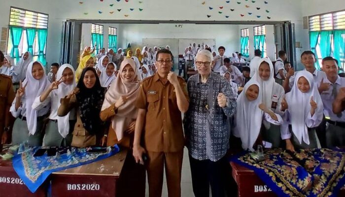 108 Siswa SMAN 1 Hinai Dilatih Jadi Pengusaha Muda Berbakat