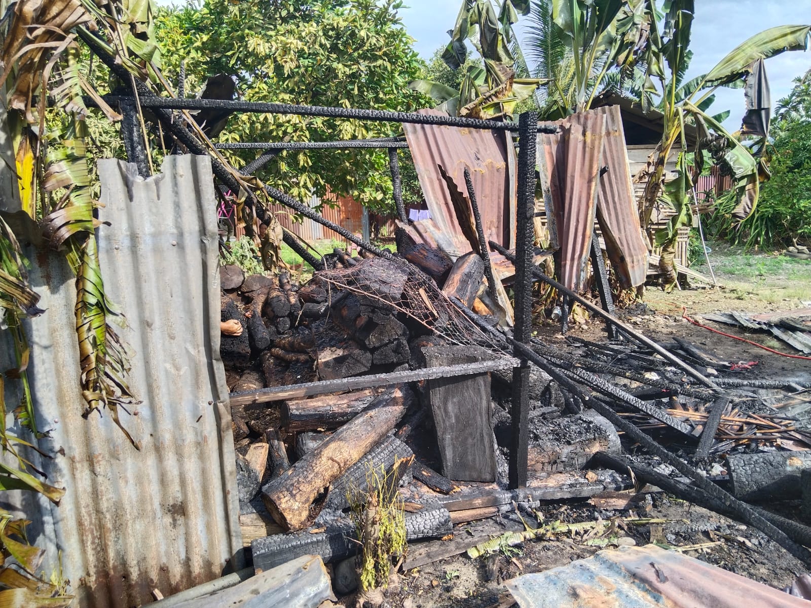 Lagi Masak Pepes Jamur, Satu Rumah Hangus Terbakar Di Agara