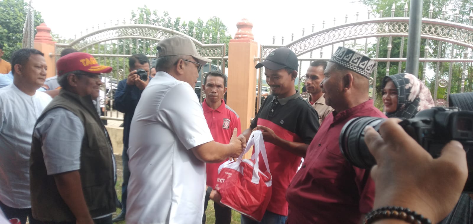 Pj Gubernur: Pemerintah Aceh Wajib Bantu Rumah Warga Terdampak Angin Kencang