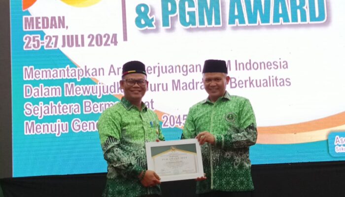 Musriaparto Terima PGM Award 2024