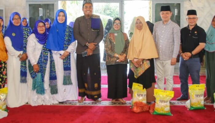 Wali Kota P. Siantar Serahkan Sembako Kaum Dhuafa Dan Anak Yatim