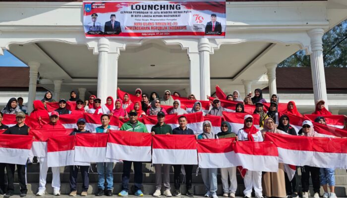 Pj Wali Kota Langsa Launching Gerakan Pembagian 10 Juta Bendera Merah Putih