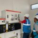 Petugas PLN memastikan pasokan listrik untuk kebutuhan listrik di Taman Sains Teknologi Herbal dan Hortikultural (TSTH2) telah dapat digunakan dengan baik.
