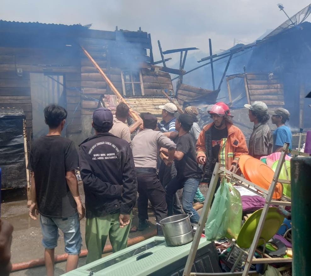 36 Rumah Di Dokan Hangus Terbakar 36 Rumah Di Dokan Hangus Terbakar