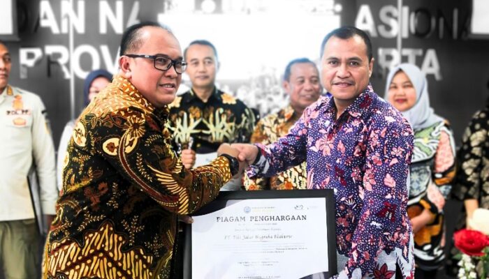 JNE Terima Penghargaan dari BNN DKI Jakarta