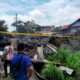 TUJUH rumah semi permanen dan dua unit mobil terbakar di Jl. Bersama, Kelurahan Bantan, Kecamatan Medan Tembung, Selasa (9/7). Waspada/ist