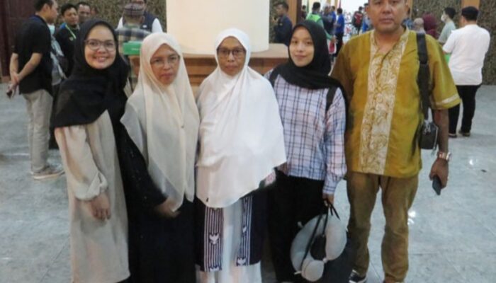 Menyambut Kedatangan Jamaah Haji Juga Ibadah