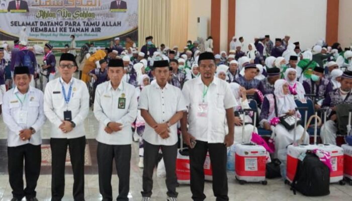 358 Jamaah Haji Kloter 19 Tiba Seorang Wafat Di Tanah Suci