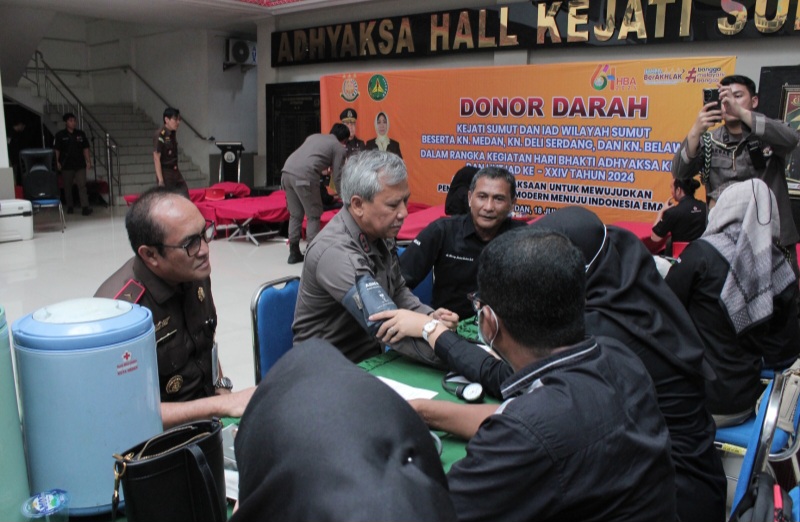 Baksos HBA ke-64 dan HUT IAD ke-XXIV, Keluarga Besar Kejati Sumut Gelar Donor Darah