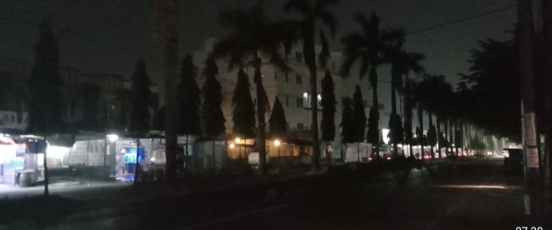 SEJUMLAH Lampu Penerangan Jalan Umum (LPJU) padam selama berbulan-bulan di kawasan Jl Pinang Baris, Kecamatan Medan Sunggal. Waspada/ist