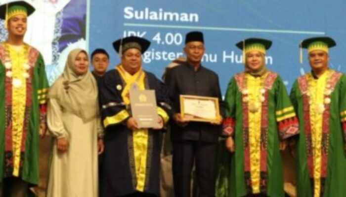 Pimpinan Dompet Dhuafa Waspada Sulaiman Raih IPK 4.00