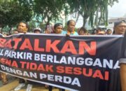 Puluhan Jukir Aksi Di DPRD Medan Tolak Parkir Berlangganan