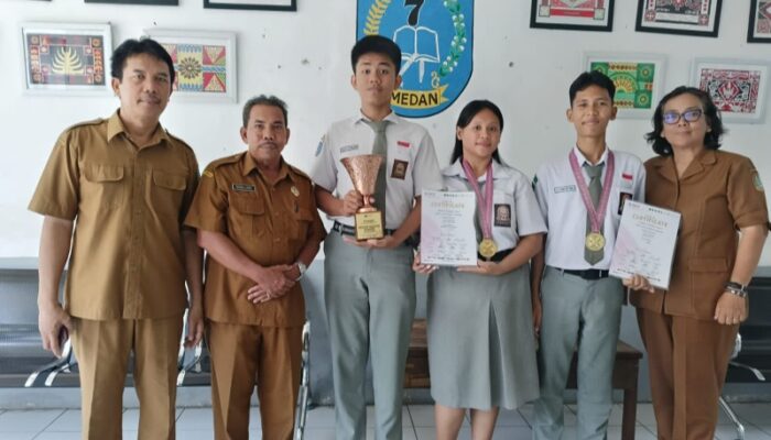 Siswa SMAN 7 Medan Raih Emas Ajang BICF Ke 13 Di Bali