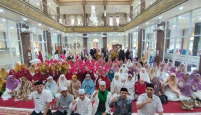 Kepala KUA Medan Denai Ajak Anggota Pengajian Akbar Berantas Penyakit Masyarakat