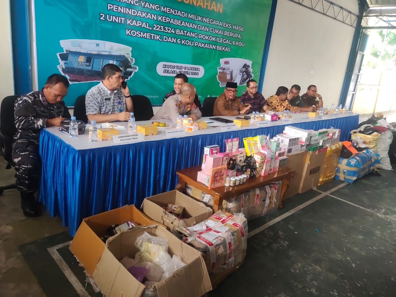 Bea Cukai Langsa Musnahkan Barang Ilegal Senilai Rp439 Juta Bea Cukai Langsa Musnahkan Barang Ilegal Senilai Rp439 Juta