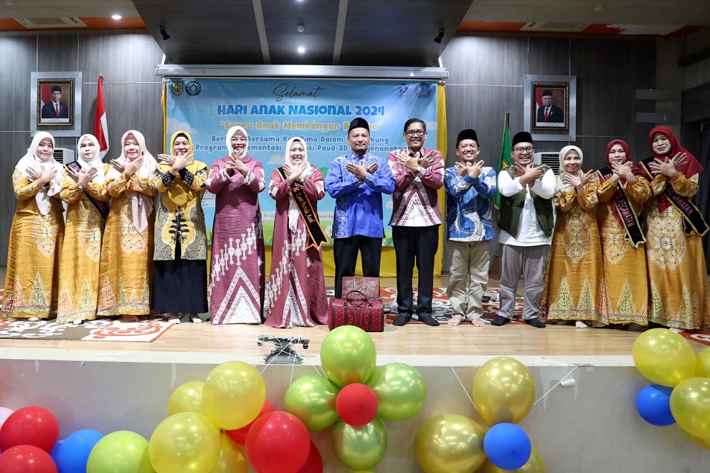 Dongeng Kak Bimo Meriahkan Hari Anak Di Balai Kota Dongeng Kak Bimo Meriahkan Hari Anak Di Balai Kota
