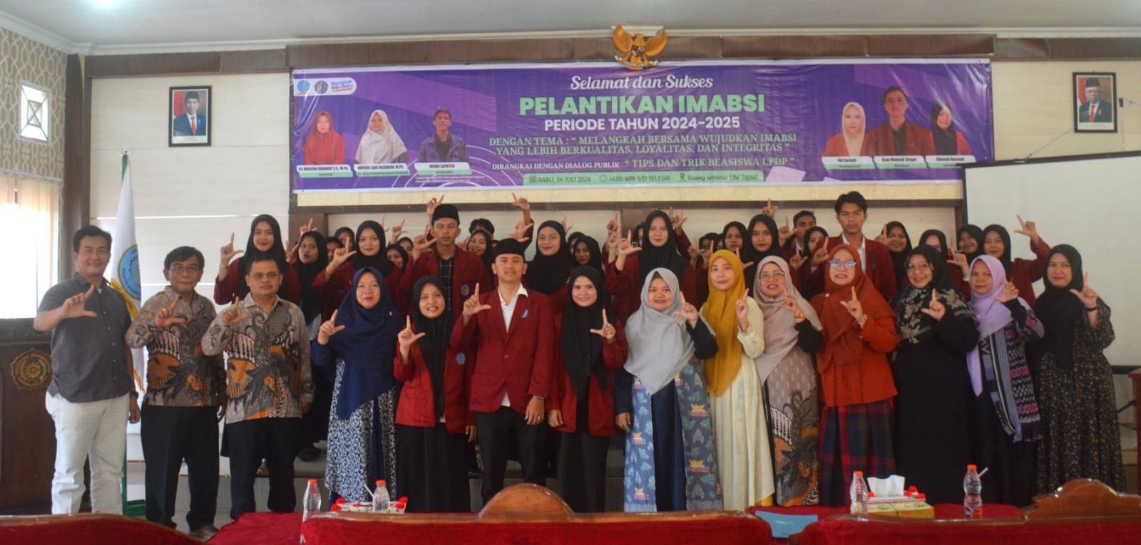 Dekan FKIP UM Tapsel Lantik Pengurus IMABSI Dekan FKIP UM Tapsel Lantik Pengurus IMABSI
