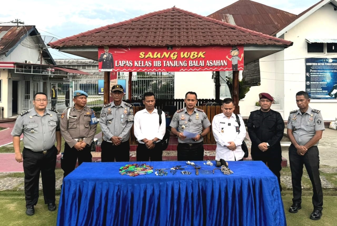 Razia Lapas Tanjungbalai Bongkar Persembunyian Senjata Tajam Razia Lapas Tanjungbalai Bongkar Persembunyian Senjata Tajam