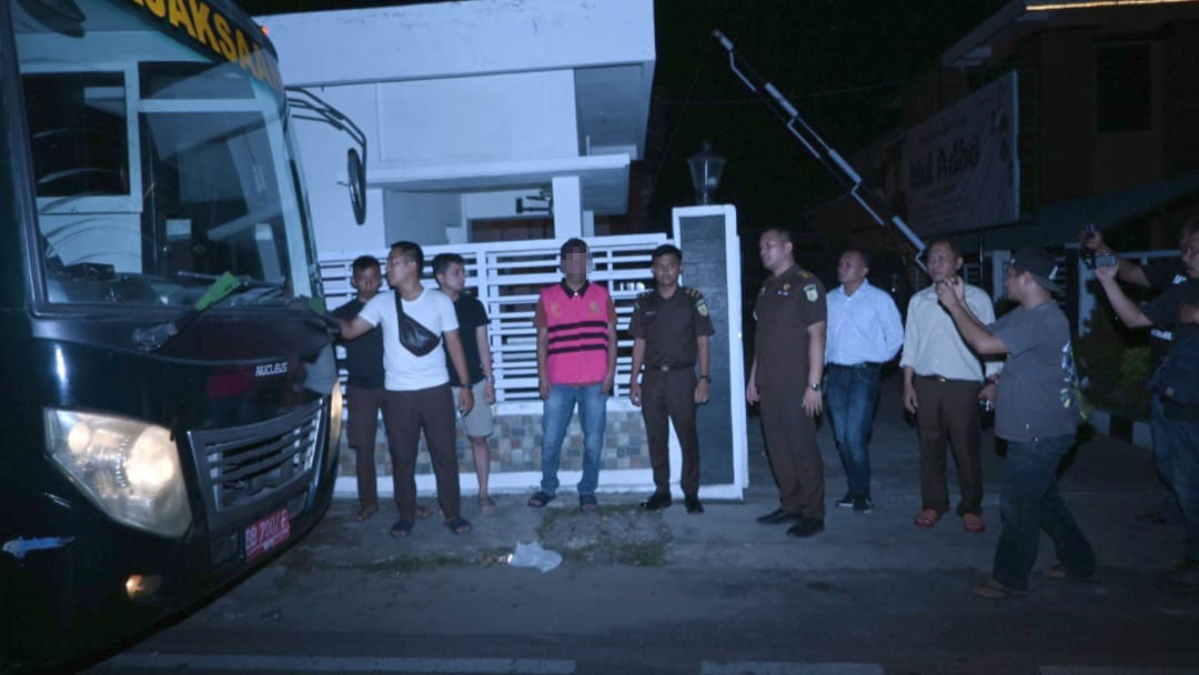 Honorer Dinas PMD Pemko P.Sidimpuan Ditahan Honorer Dinas PMD Pemko P.Sidimpuan Ditahan