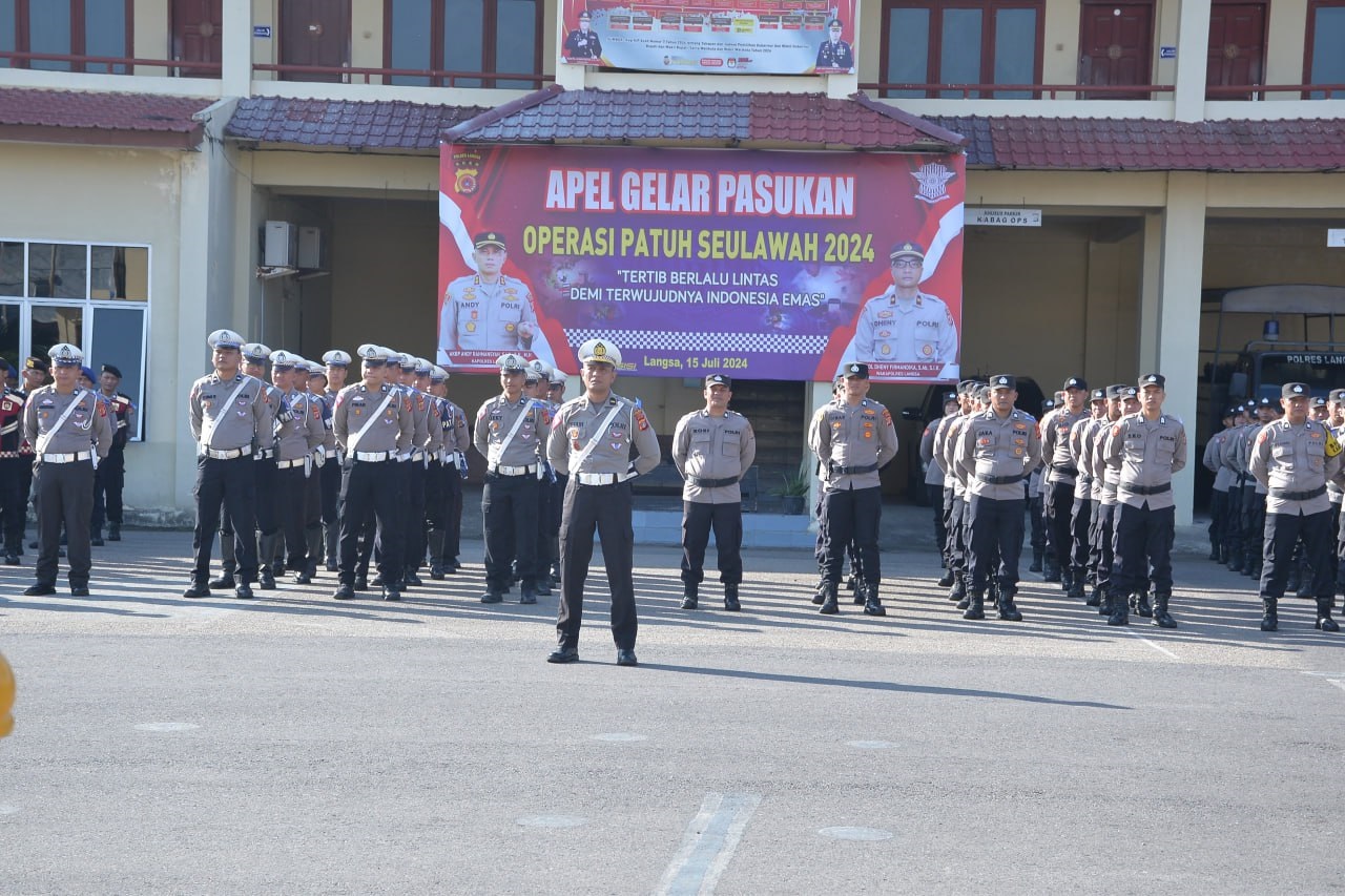 Kapolres Langsa Pimpin Apel Pasukan Operasi Patuh Seulawah Kapolres Langsa Pimpin Apel Pasukan Operasi Patuh Seulawah