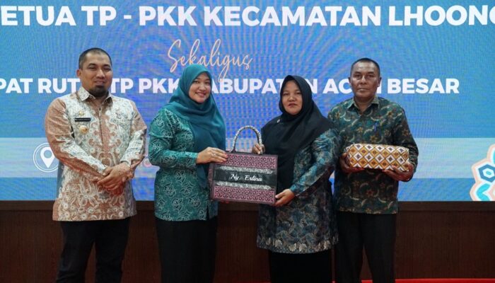 Pj Bupati Iswanto Lepas Purna Tugas Camat Lhoong Aceh Besar