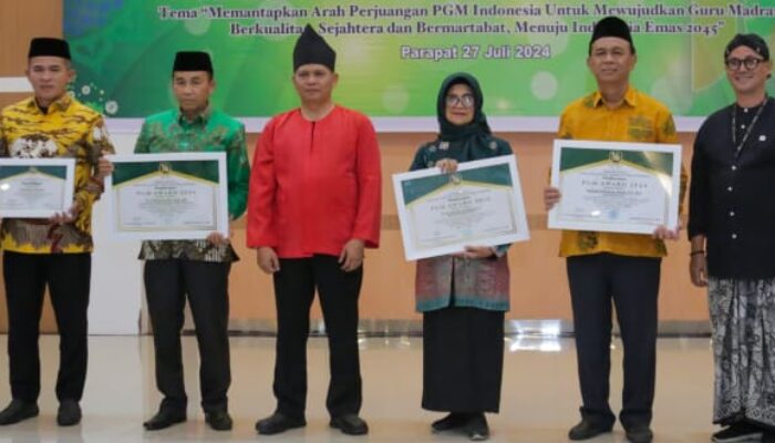 Wali Kota P.Siantar Terima PGM Indonesia Award 2024