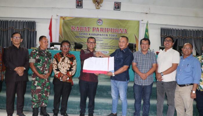 Pemkab Dan DPRD Toba Tandatangani Nota Kesepakatan Ranperda Pertanggungjawaban APBD 2023