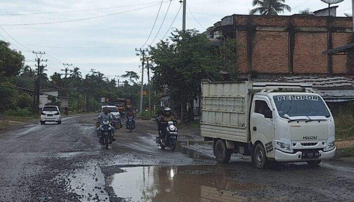 Kerusakan Jalan Negara Ancam Keselamatan Mobilisasi Kontingen Popda