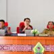 PEMKAB Samosir bersama KPK RI saat menggelar rakor Evaluasi dan Tindak Lanjut Pembangunan Sistem Pencegahan Korupsi, Selasa (30/7). Waspada/Ist.