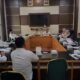 Rapat pimpinan terkait aturan tentang penyelesaian tugas akhir mahasiswa sarjana dan pascasarjana berupa penulisan artikel ilmiah atau buku referensi yangi dipimpin Wakil Rektor Bidang Akademik dan Pengembangan Lembaga Dr. Yusaini, M.Pd, Rabu (10/7). Waspada/dede
