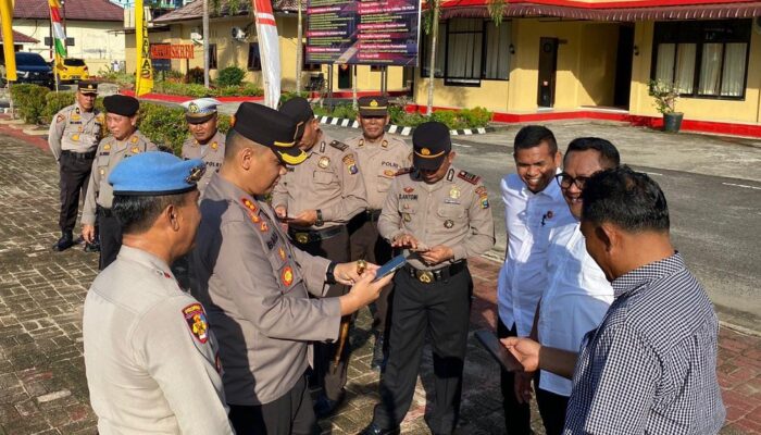 Mendadak, Kapolres Tapteng Cek HP Personelnya Pastikan Tidak Ada Aplikasi Judi Online