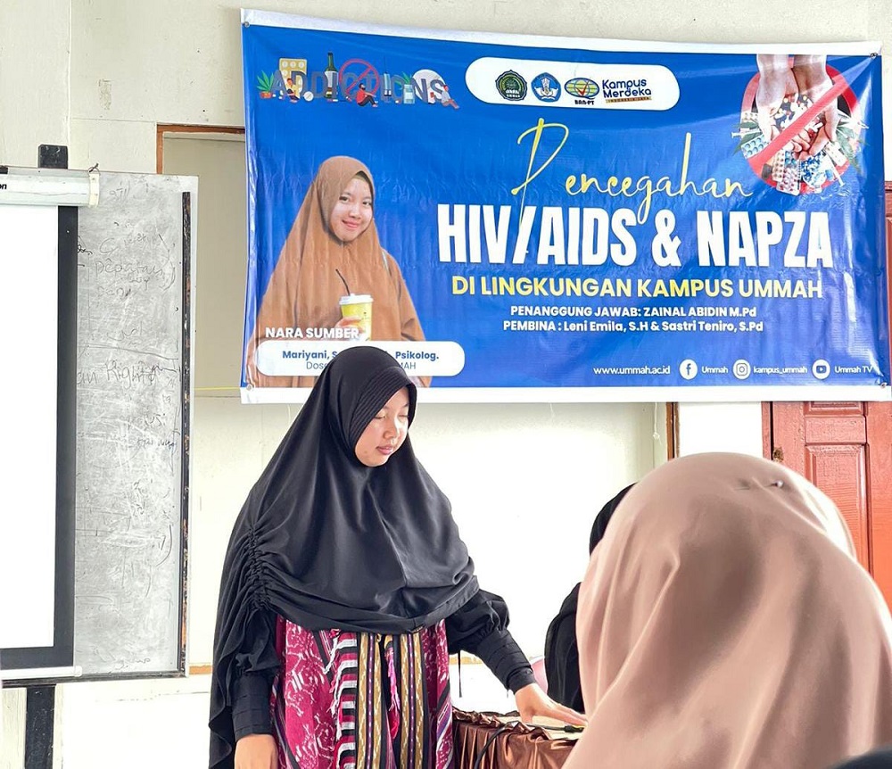 Penyuluhan Pencegahan HIV/AIDS dan Napza di Auditorium Kampus UMMAH, Takengon, Aceh Tengah, Rabu (10/7) yang dilaksanakan oleh Bagian Kemahasiswaan Fakultas Ilmu Pendidikan UMMAH. Waspada/Ist