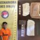 Terduga pengedar Narkoba jenis sabu yang berinitial ASP dan barang buktinya kini diamankan di Polres Binjai.(Waspada/Ist)