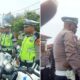 Jelang Operasi Patuh Seulawah 2024, Rabu (10/7), Kasat Lantas Polres Lhokseumawe, AKP Moch. Abdhi Hendriyana, S.I.K periksa seluruh kendaraan dinas Satlantas di halaman Polres Lhokseumawe. Waspada/Zainuddin. Abdullah