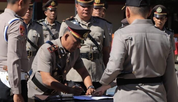 Kapolres T.Karo Pimpin Sertijab PJU Dan Kapolsek