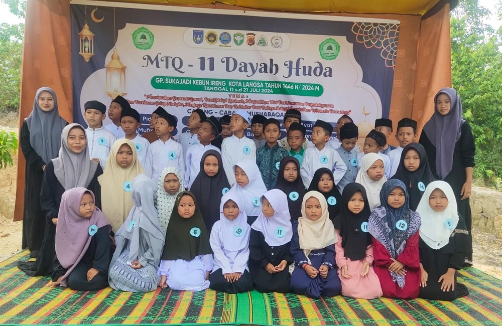 Tampak anak-anak peserta MTQ II Dayah Hikmatul Ulum Dinniyyah Assunnah (HUDA), di Gampong Sukajadi Kebun Ireng, Kecamatan Langsa Lama, Kamis (11/7). Waspada/Rapian