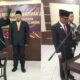 Pj Wali Kota Langsa Syaridin, SPd, MPd, saat melantik Anggota KIP Kota Langsa, Ramadhani sebagai Pergantian Antarwaktu (PAW) untuk periode 2023-2028, di Aula Sekdakot Langsa, Jumat (12/7). Waspada/Rapian