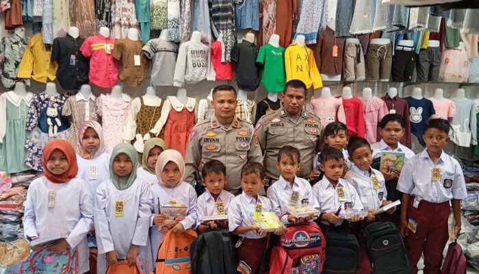 Polisi Beli Baju Sekolah Untuk Anak Yatim Pedalaman Aceh Utara