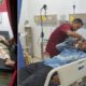 Pasca pengeroyokan dan penganiayaan oleh SB mantan Geusyik dan tiga anaknya, korban Geusyik Cot Mambong Ahmad Husaini sempat dirawat di RS Kesrem, Rabu (17/7) lalu. WASPADA / Zainuddin. Abdullah