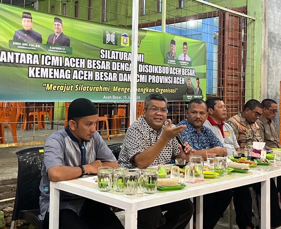 ICMI Aceh Besar menggelar silaturrahmi dengan berbagai stakeholder untuk pengembangan ICMI Aceh Besar ke depan di ELC Kupi Aceh Besar, Senin (15/07/24).(Waspada/T.Mansursyah)